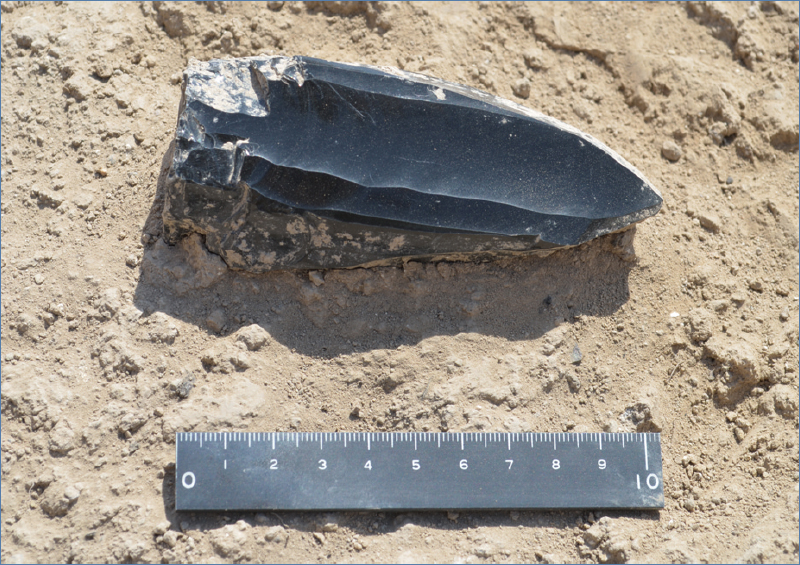 約8000年前の黒曜石ナイフ